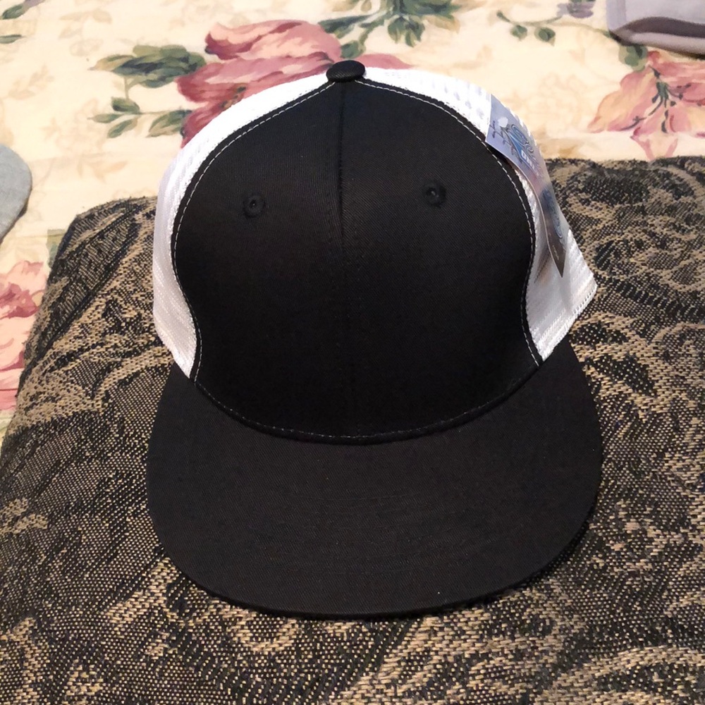 Hat SnapBack color black